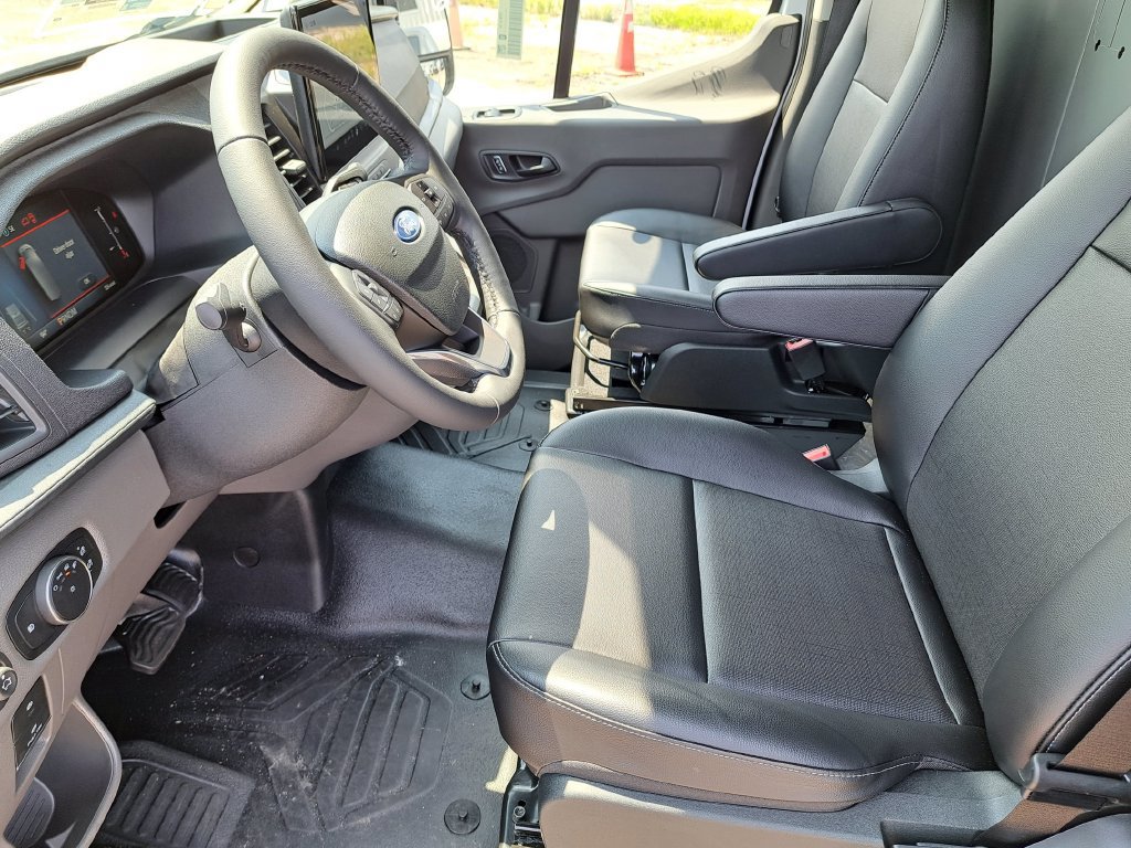 New 2026 Ford Transit 250 148 Medium Roof RWD image 14
