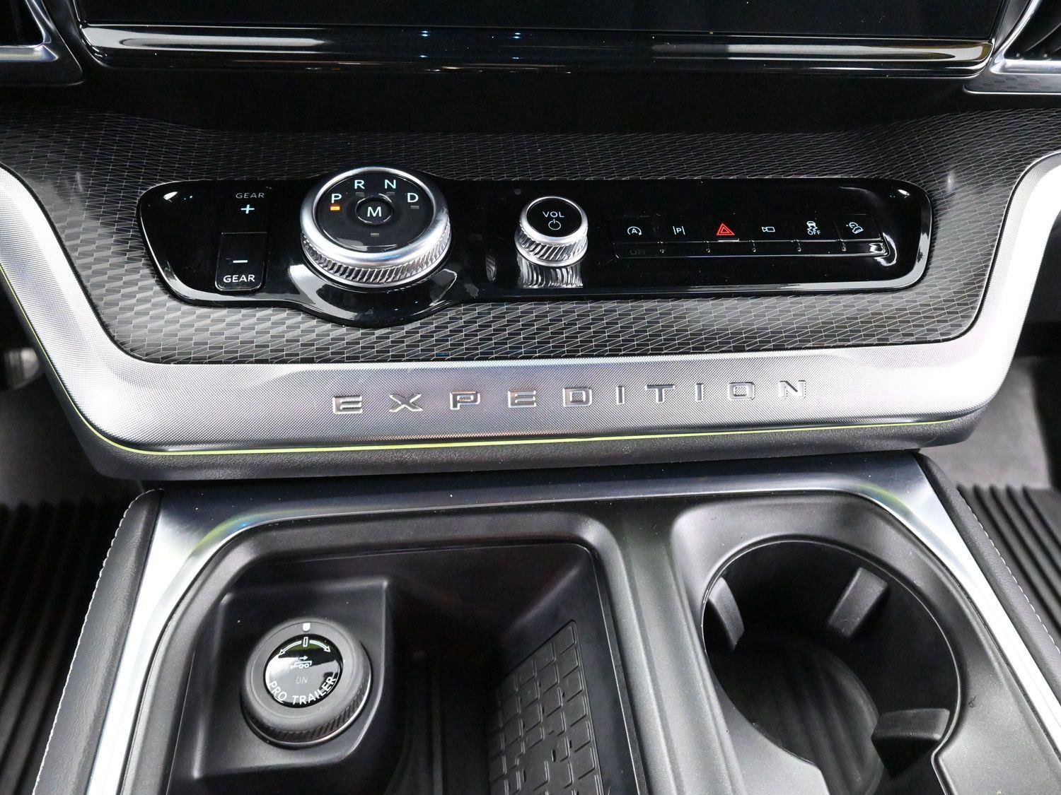 Used 2025 Ford Expedition Platinum w/ Stealth Performance Package image 29