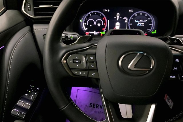 Used 2025 Lexus LX 700h Overtrail image 14