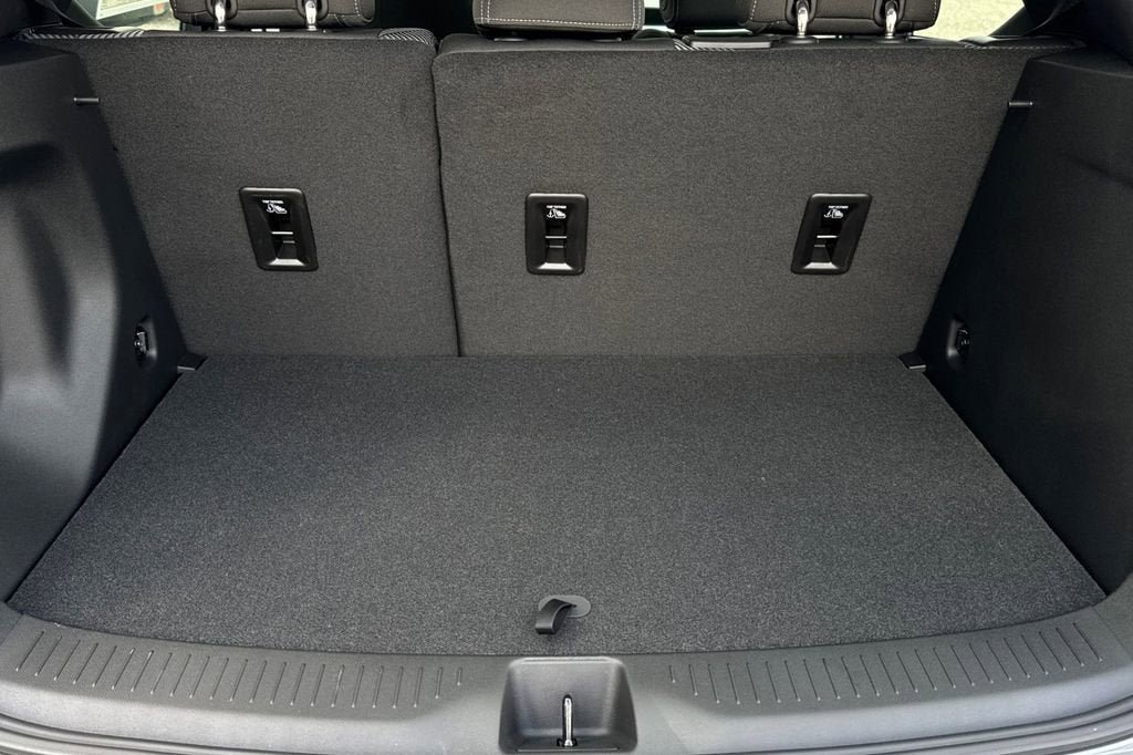 New 2027 Chevrolet Bolt LT w/ Comfort Package FWD image 15
