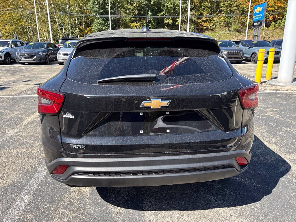 Certified 2024 Chevrolet Trax LS w/ LS Convenience Package FWD image 5