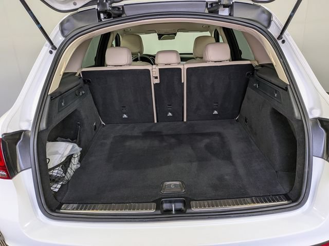 Used 2021 Mercedes-Benz GLC 300 4MATIC image 12