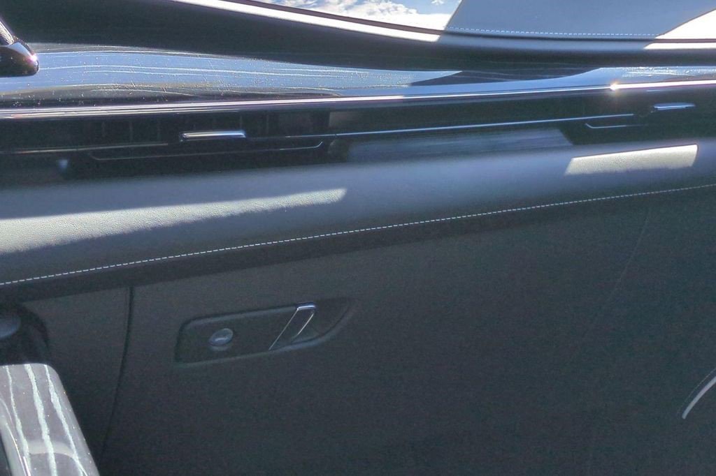 Certified 2024 Cadillac Escalade V w/ Heavy-Duty Trailer Package image 29