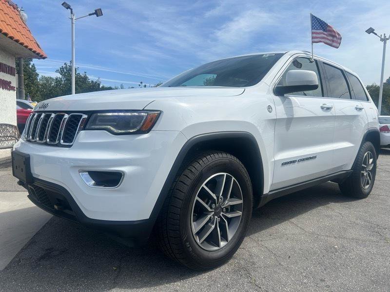 Used 2020 Jeep Grand Cherokee Laredo w/ Quick Order Package 2BN North AWD/4WD image 1