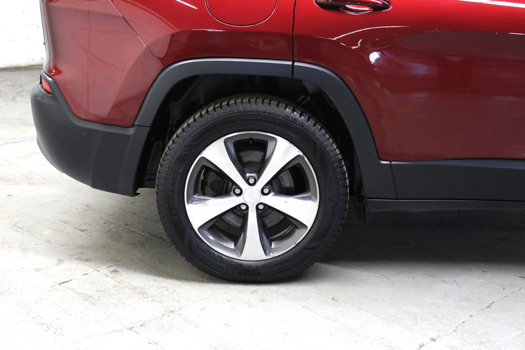 Used 2020 Jeep Cherokee Limited w/ Technology Group image 36