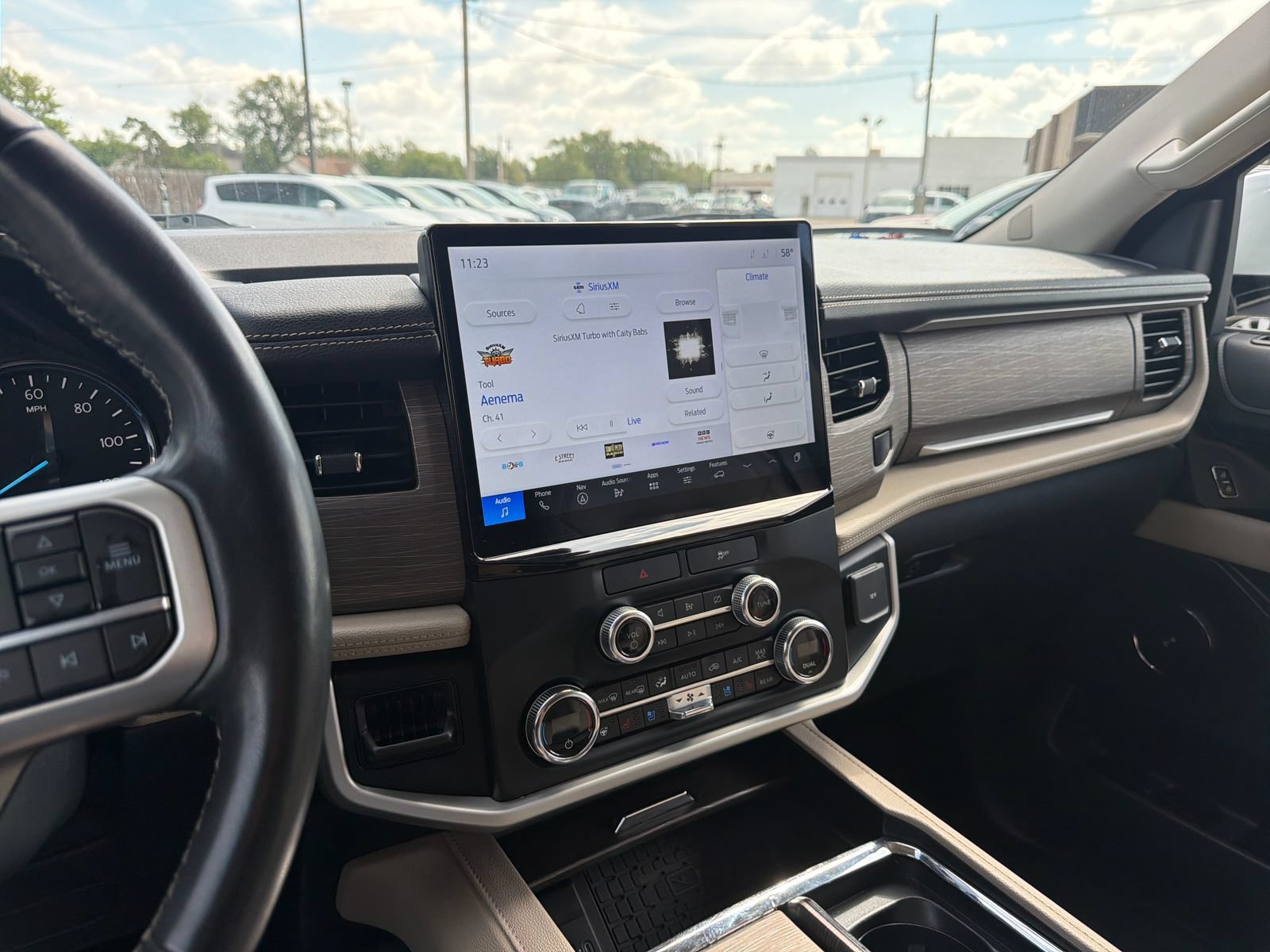 Used 2022 Ford Expedition Max Limited AWD/4WD image 18