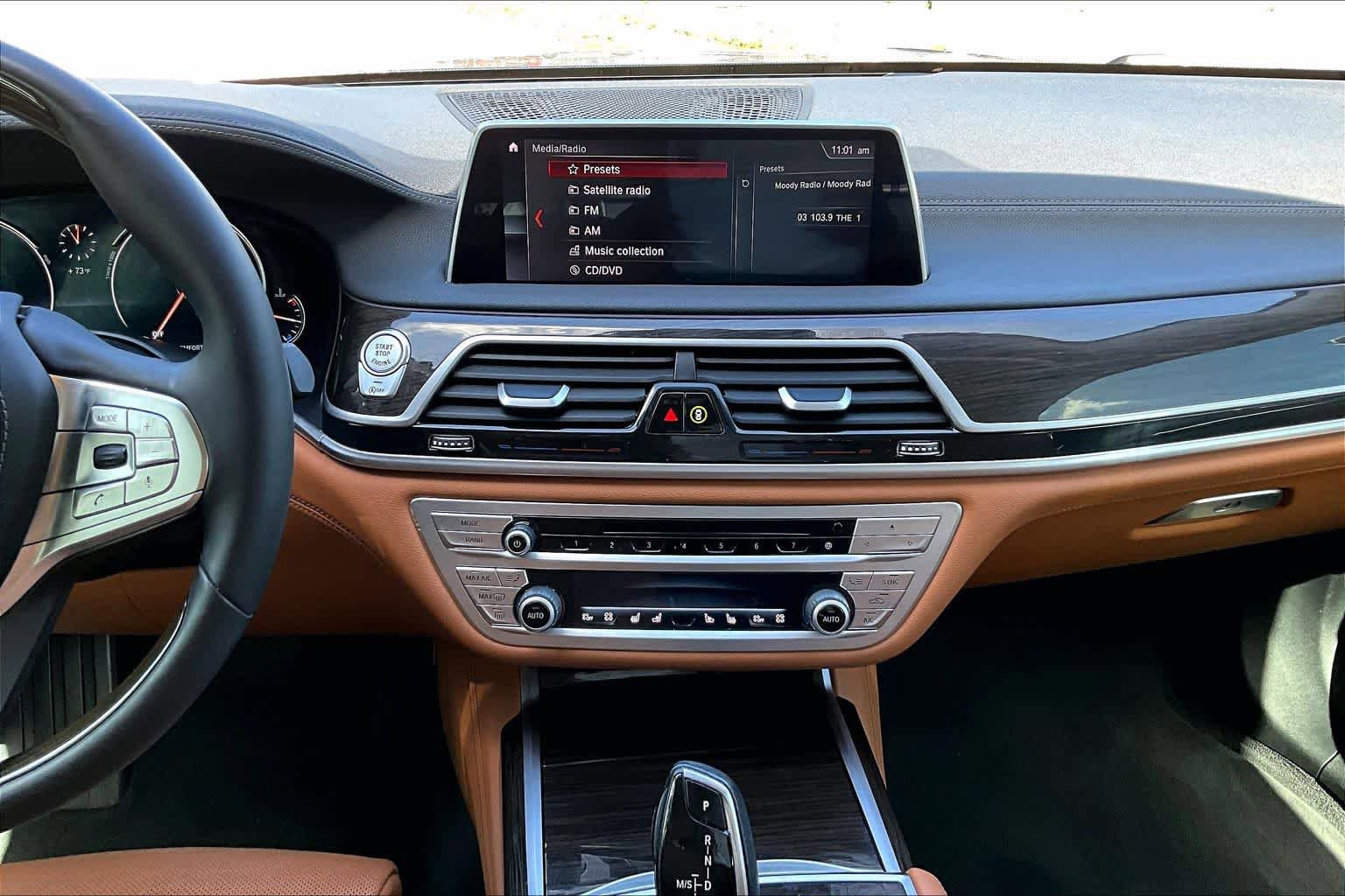 Used 2019 BMW 750i image 7