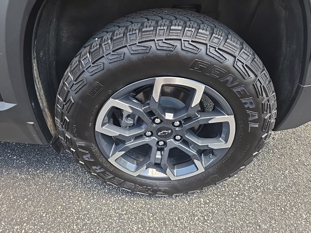 Used 2025 Chevrolet Equinox ACTIV w/ LPO, Floor Liner Package FWD image 16