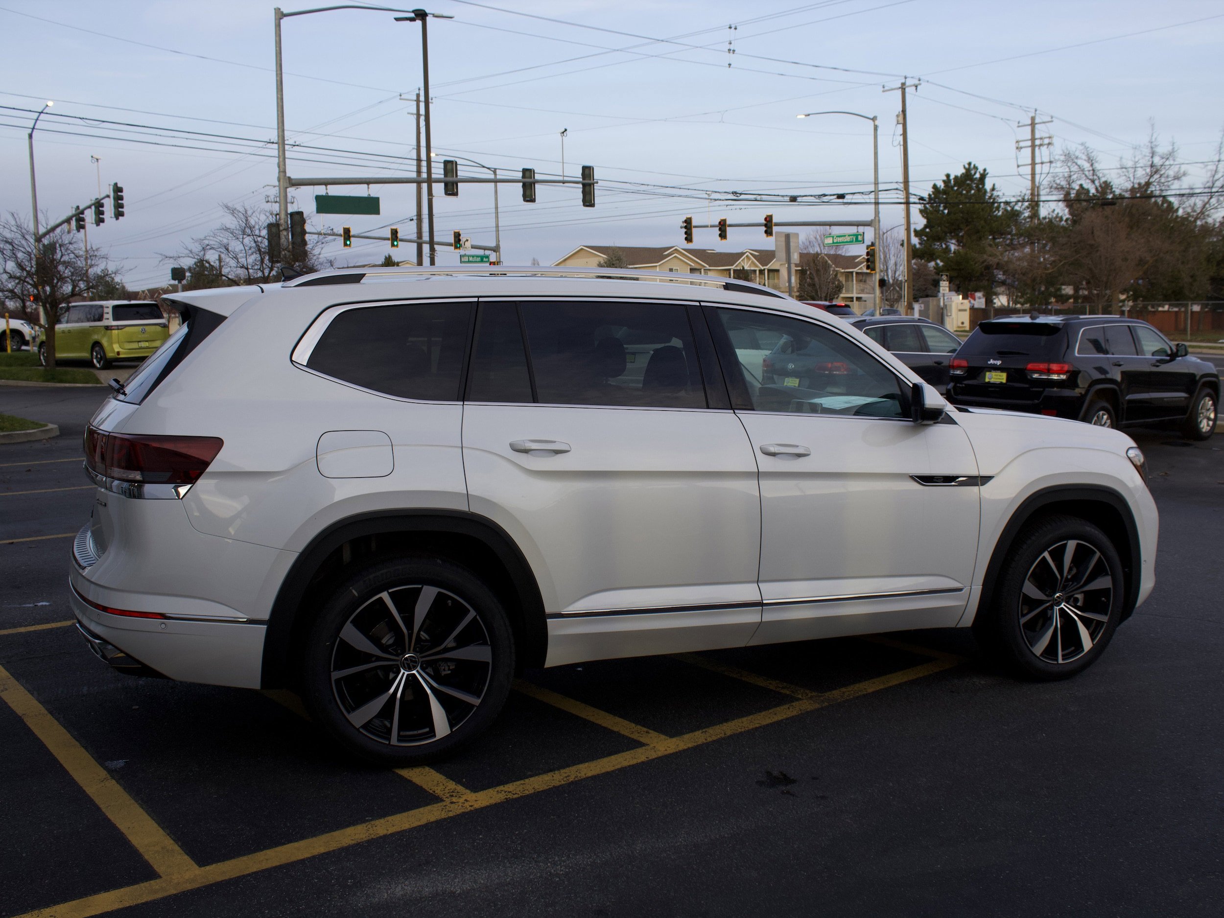 New 2026 Volkswagen Atlas SEL Premium R-Line image 4