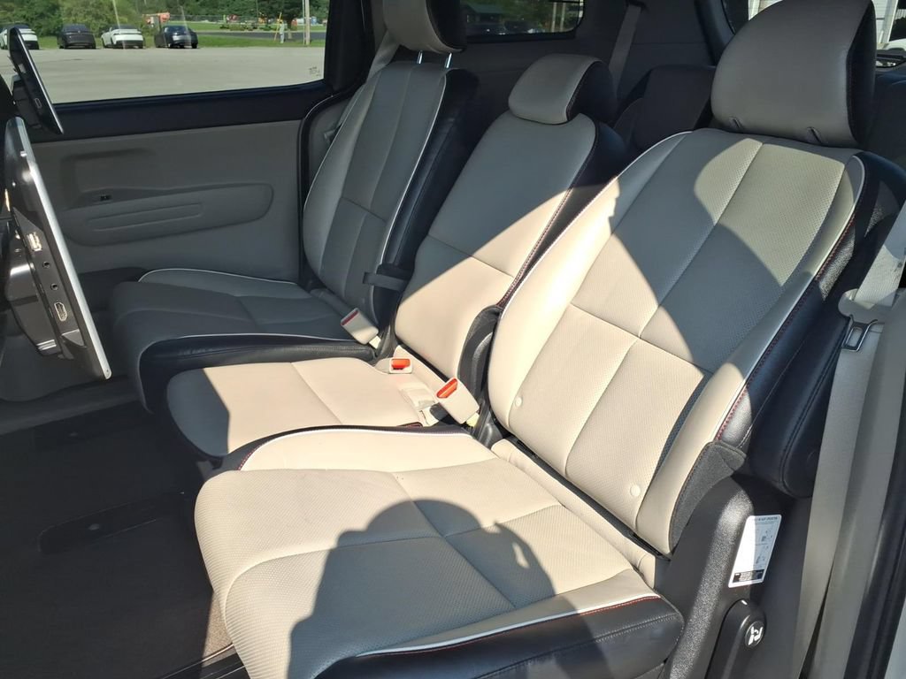 Used 2021 Kia Sedona EX FWD image 14