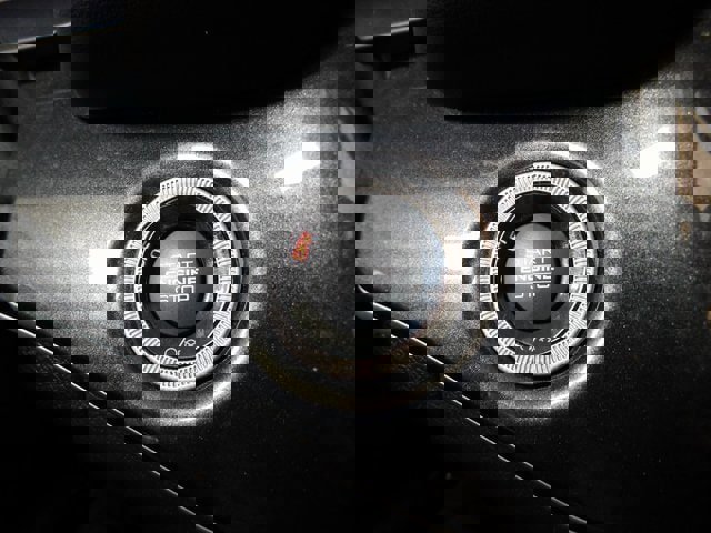 Used 2022 Jeep Grand Cherokee Laredo image 23