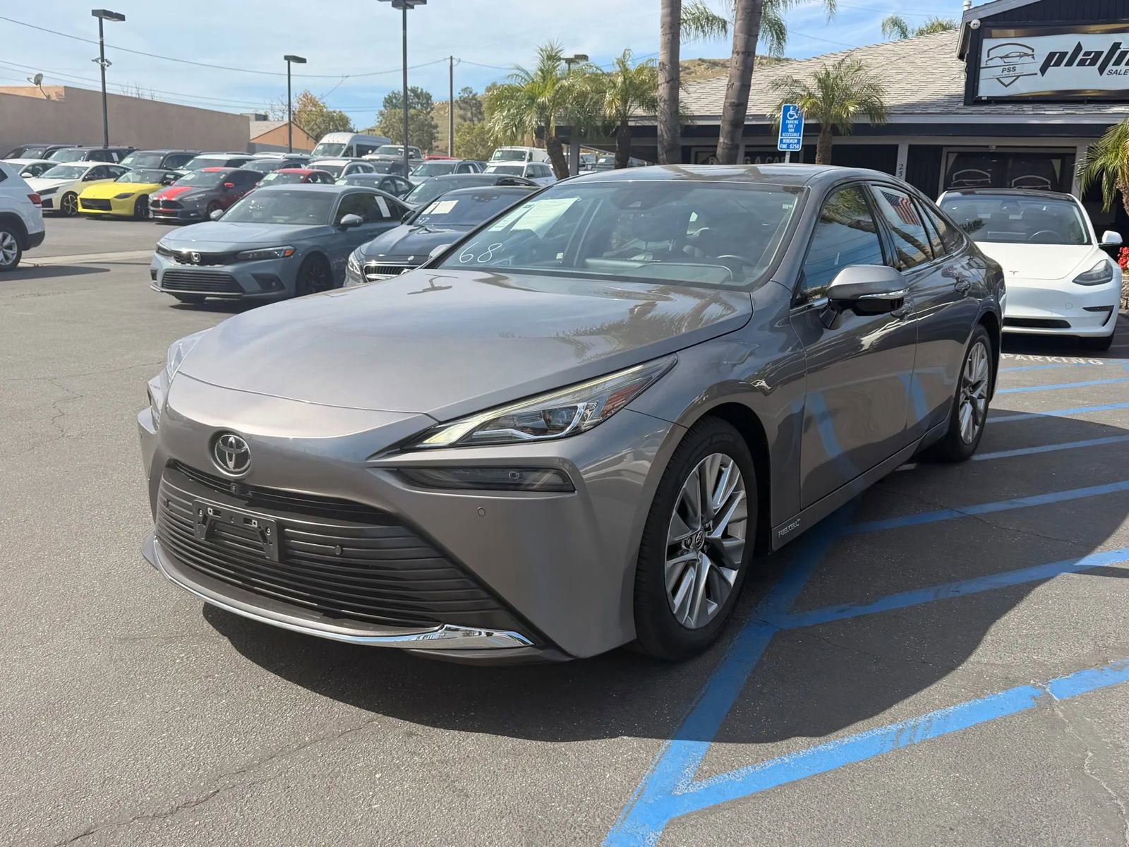 Used 2023 Toyota Mirai w/ Advanced Technology Package RWD image 3