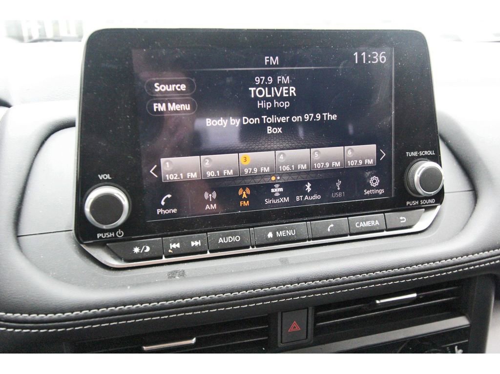 Used 2025 Nissan Rogue SV w/ SV Premium Package FWD image 19