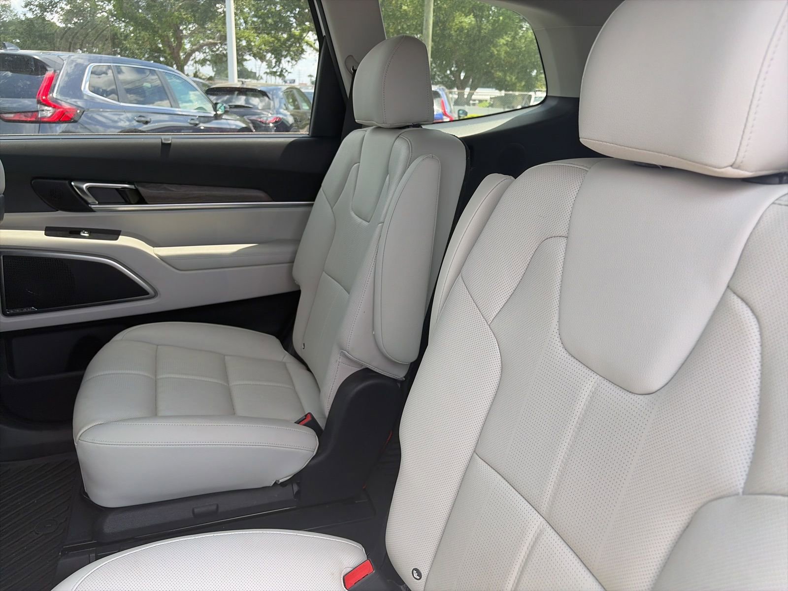 Used 2022 Kia Telluride SX w/ Nightfall Edition Package AWD/4WD image 9