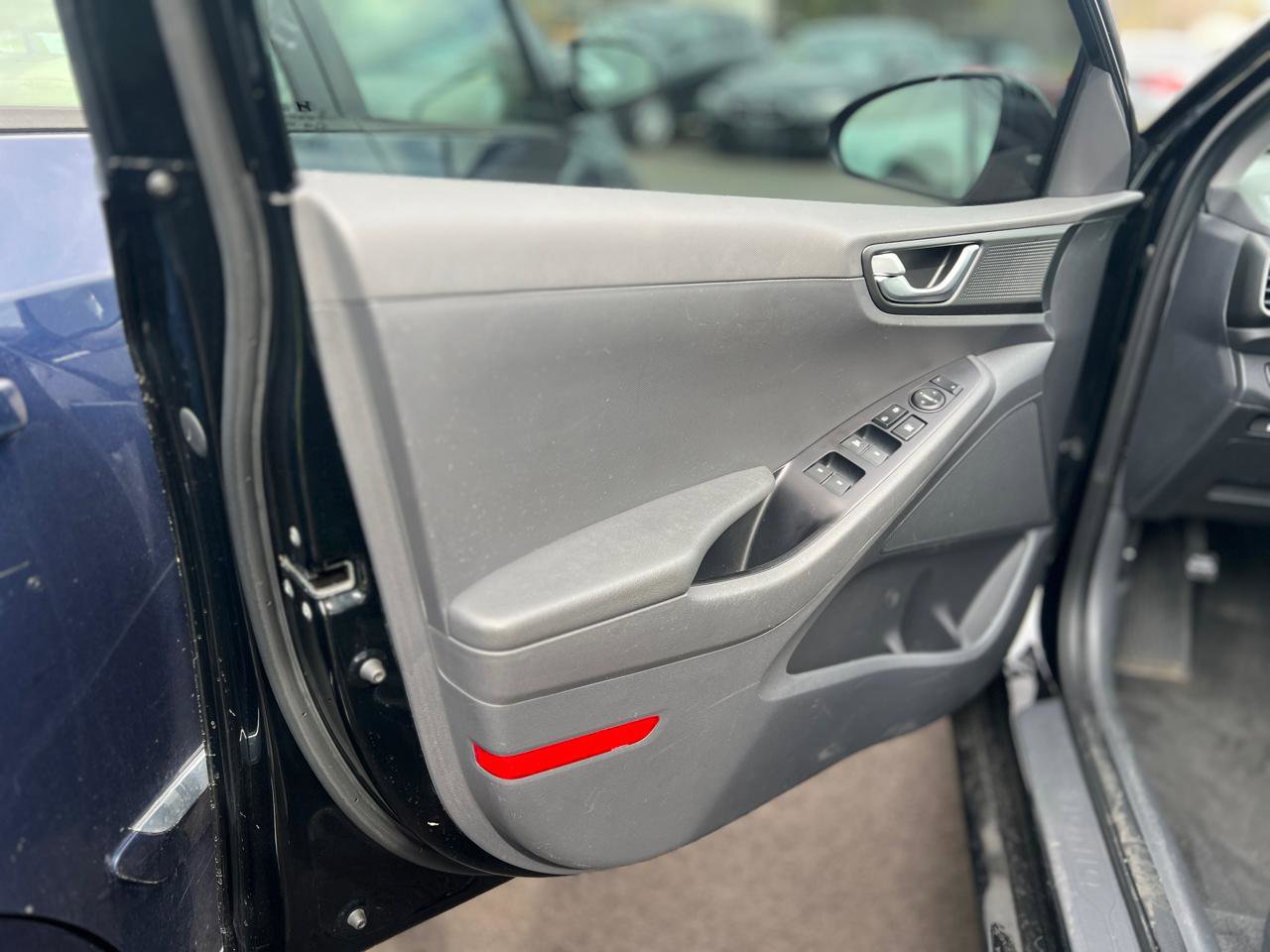 Used 2018 Hyundai Ioniq SEL FWD image 15