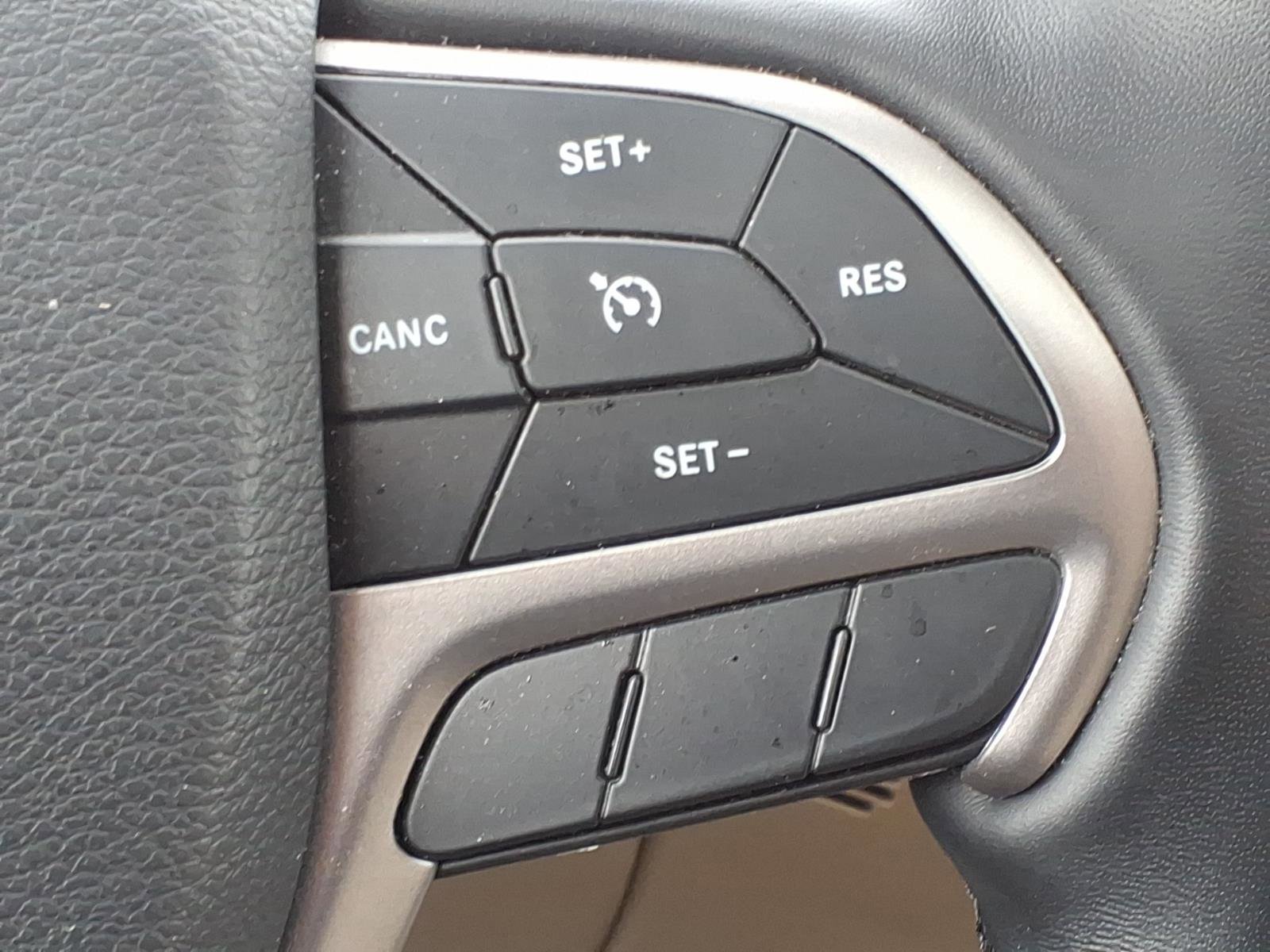 Used 2021 Jeep Grand Cherokee Limited AWD/4WD image 18