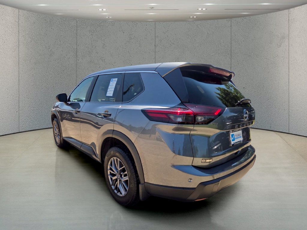 Used 2026 Nissan Rogue S FWD image 3