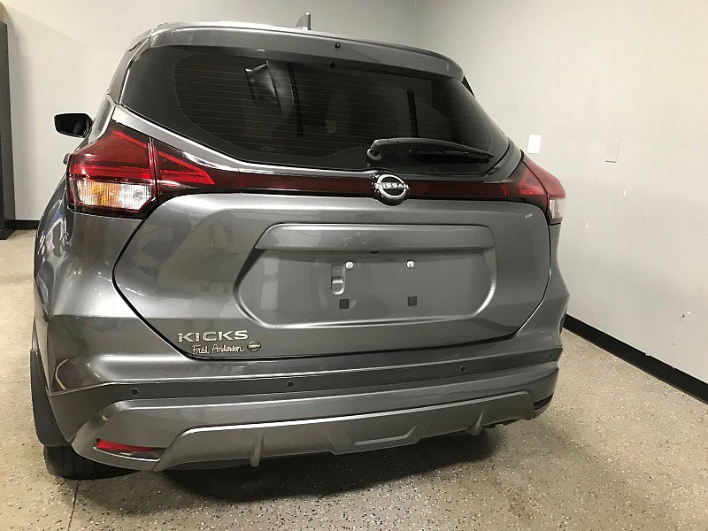Used 2022 Nissan Kicks S FWD image 4