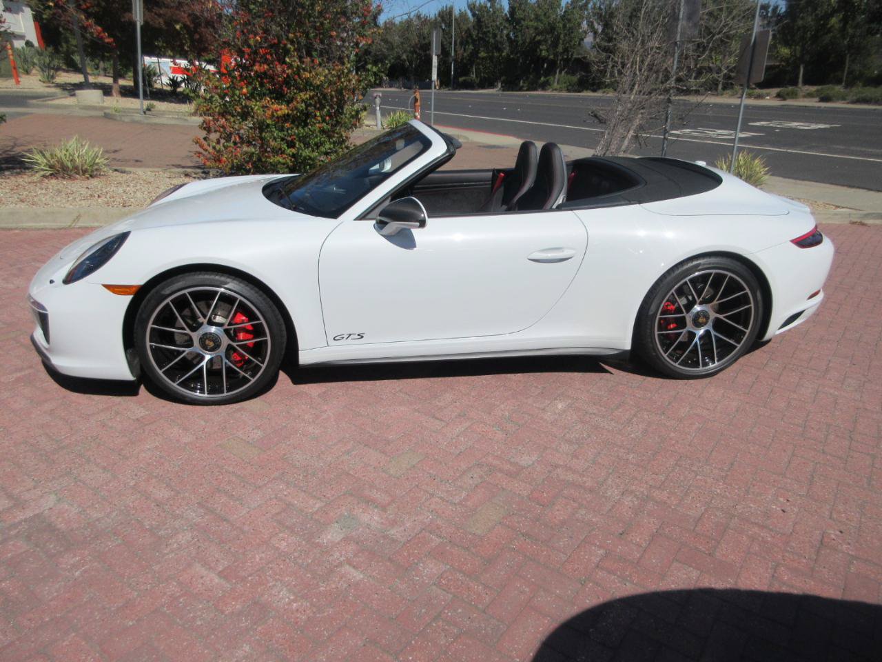 Used 2018 Porsche 911 Carrera 4 GTS AWD/4WD image 3