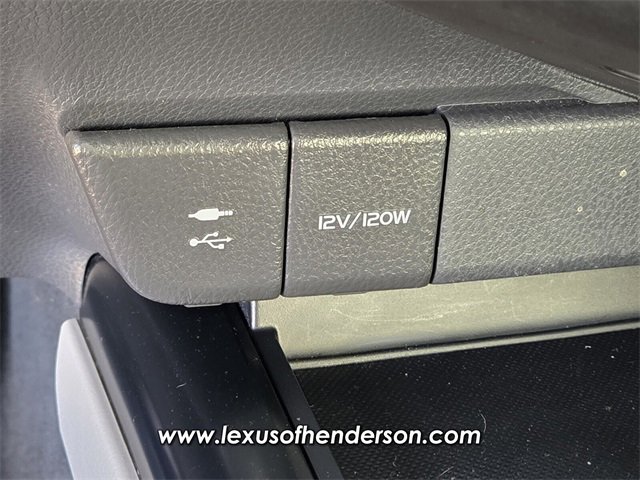 Used 2019 Toyota Camry SE image 25