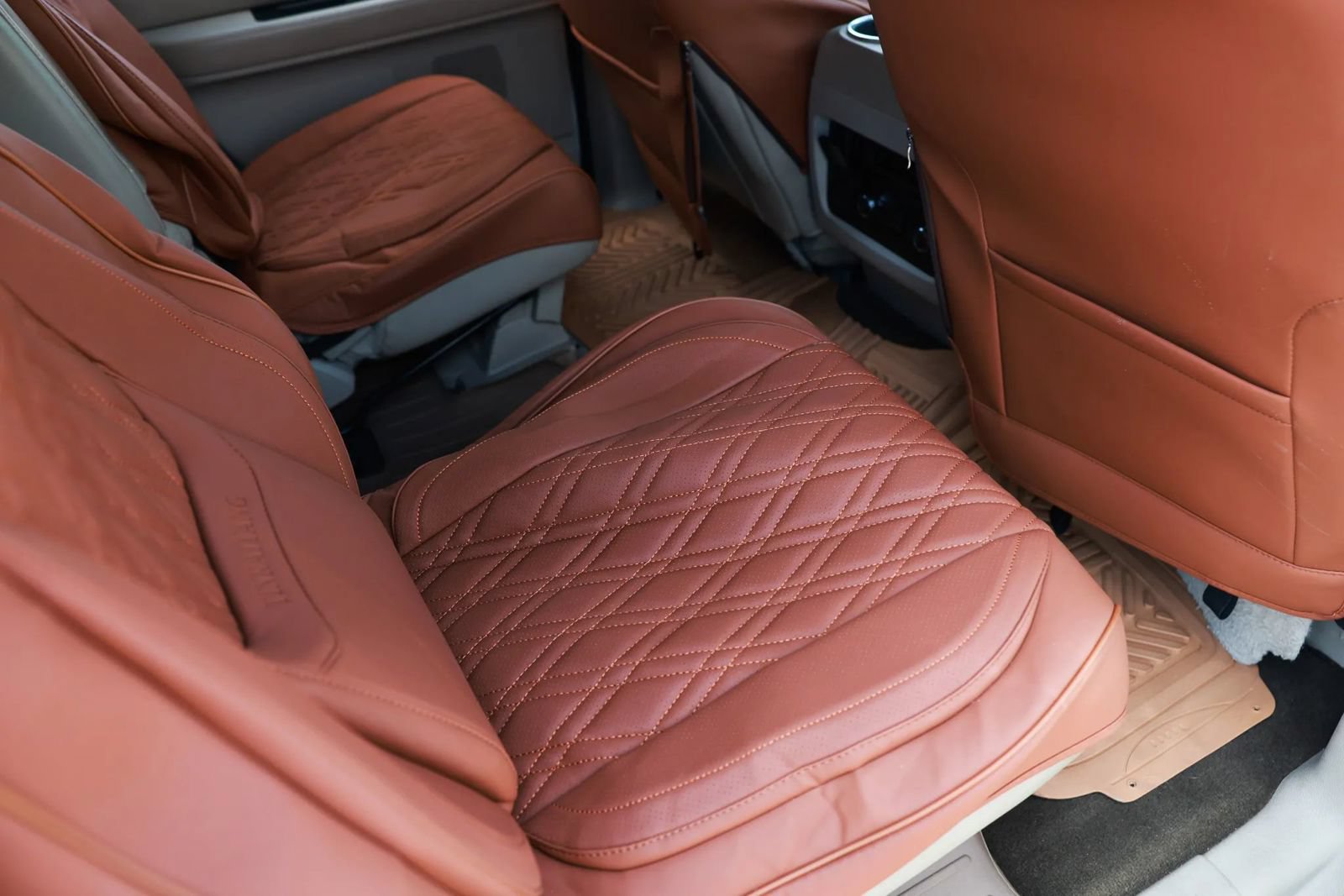 Used 2015 Lincoln Navigator L 2WD image 23