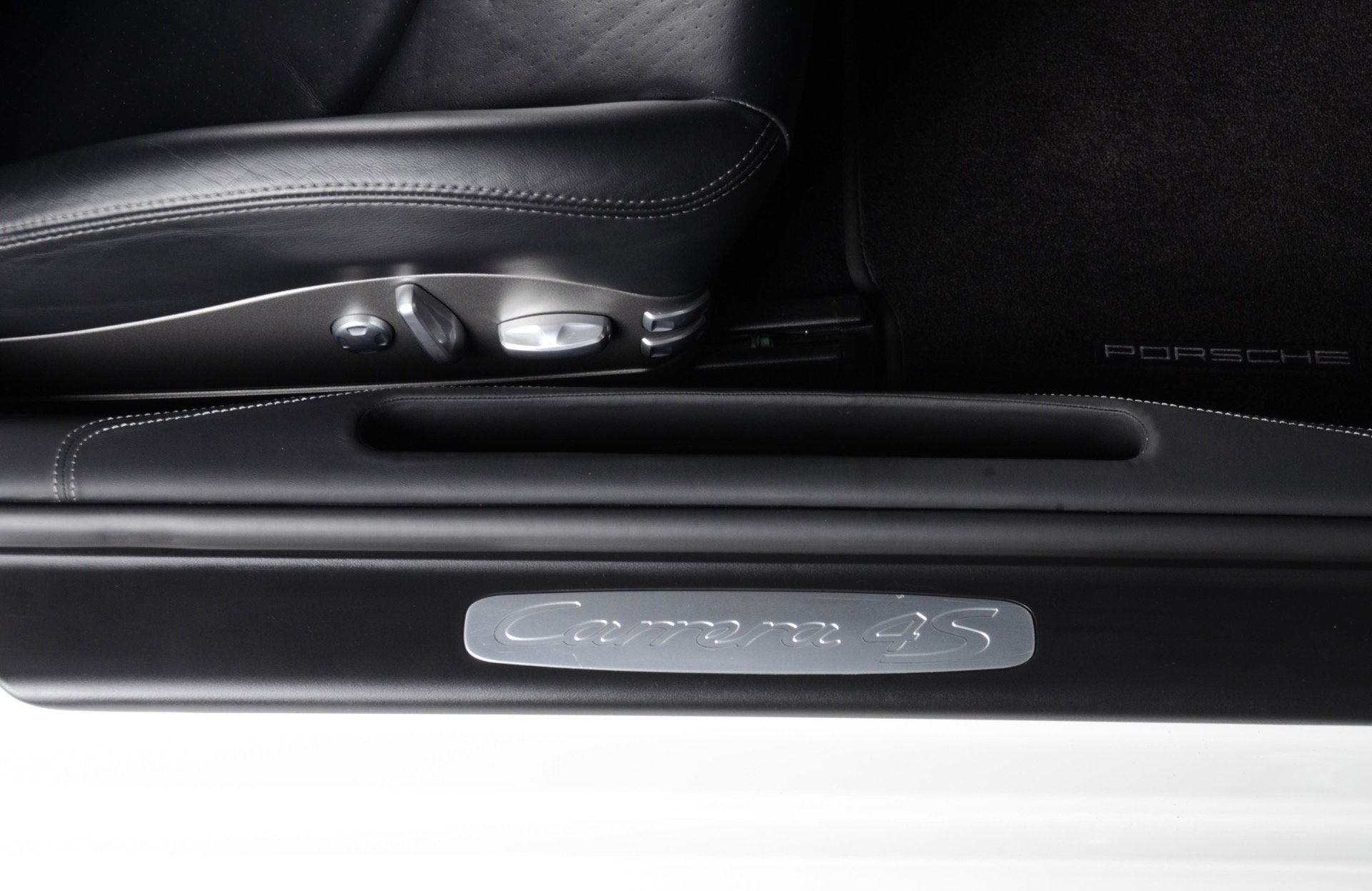 Used 2010 Porsche 911 Carrera 4S image 21