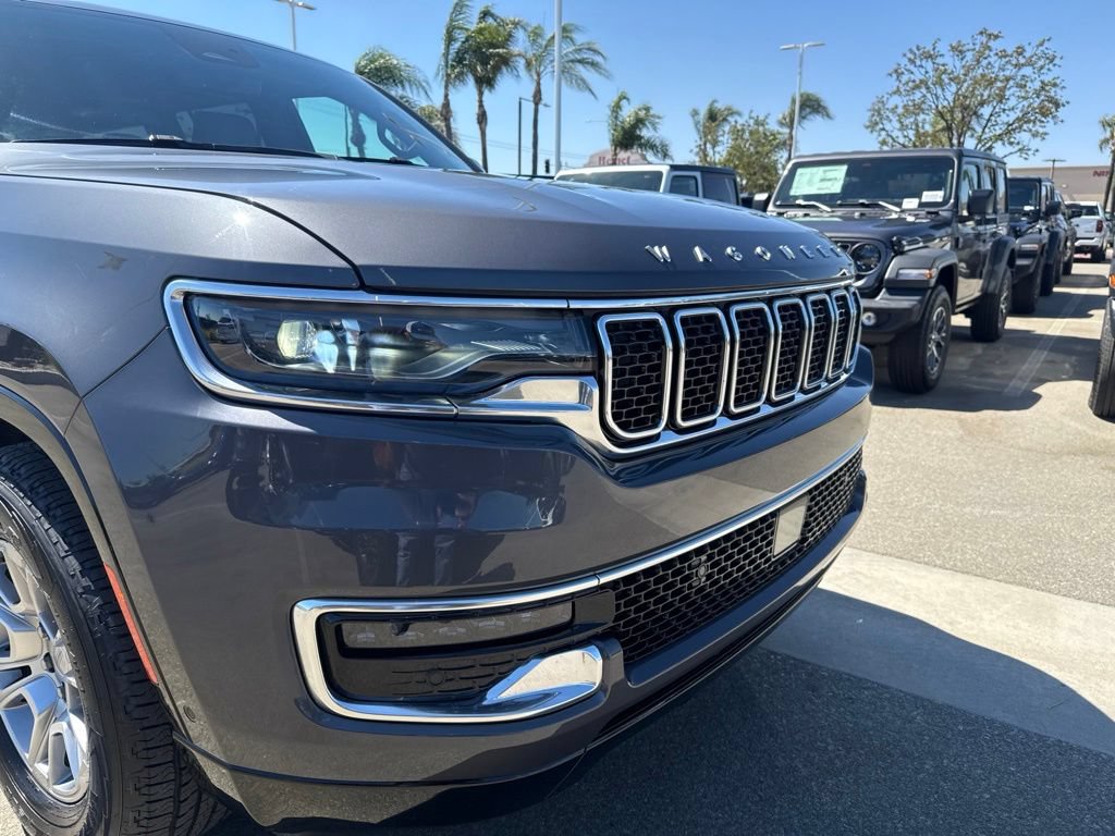 Used 2023 Jeep Wagoneer 4WD image 10