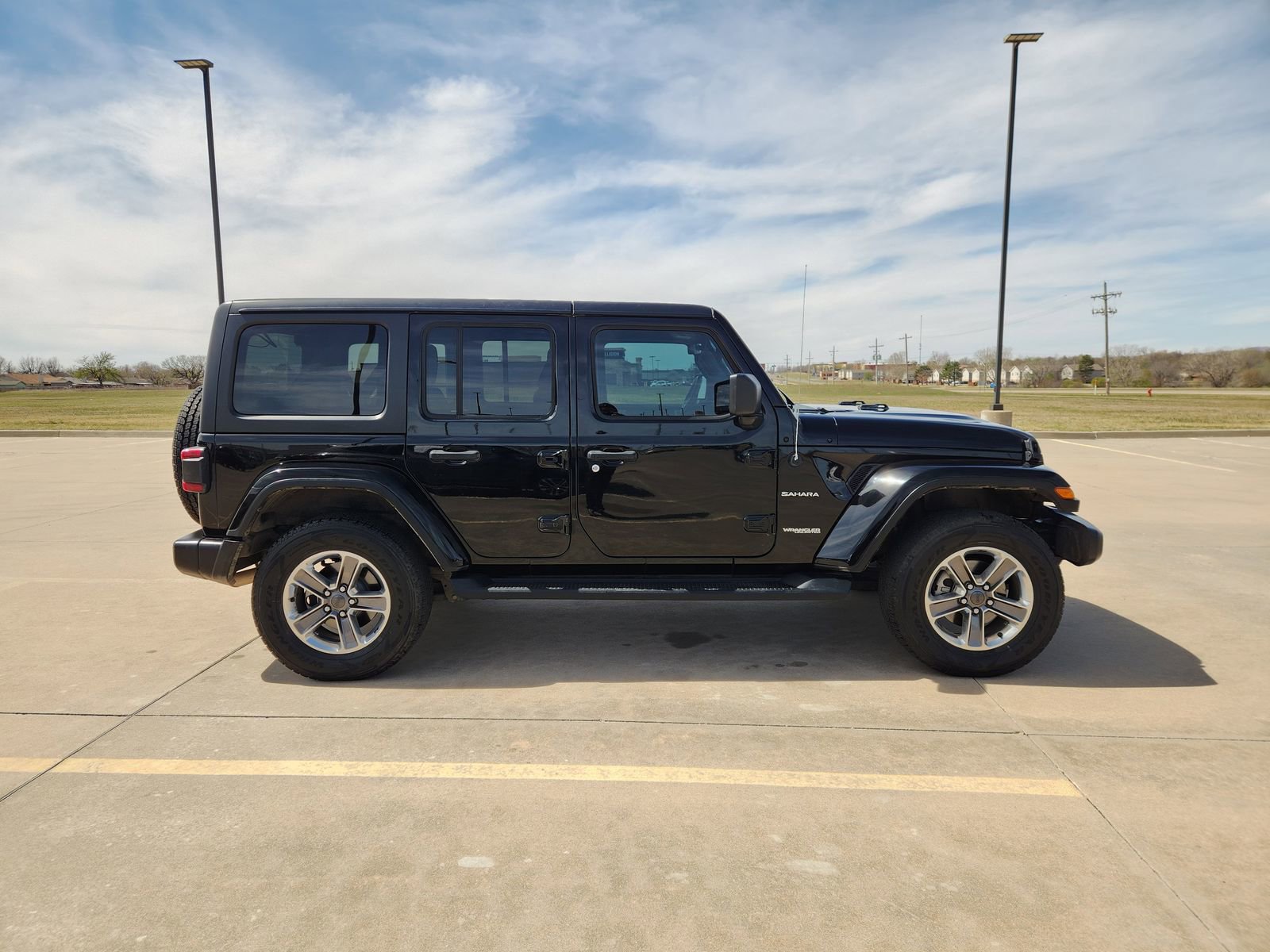 Used 2021 Jeep Wrangler Unlimited Sahara image 7
