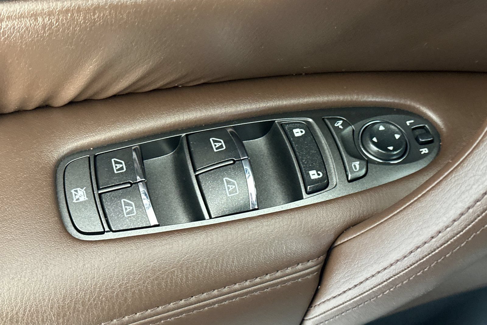 Used 2023 Nissan Armada Platinum w/ Captain's Chairs Package AWD/4WD image 12