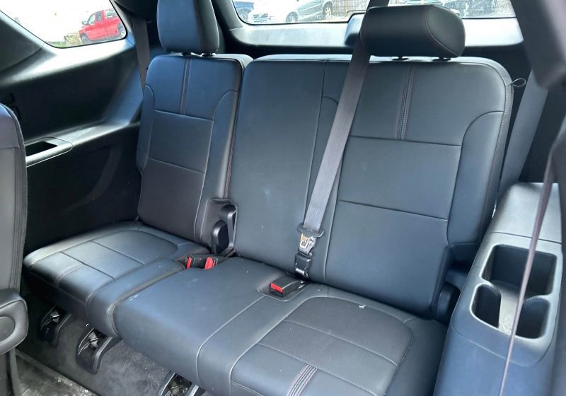 Used 2023 Chevrolet Traverse RS w/ LPO, Floor Liner Package AWD/4WD image 10