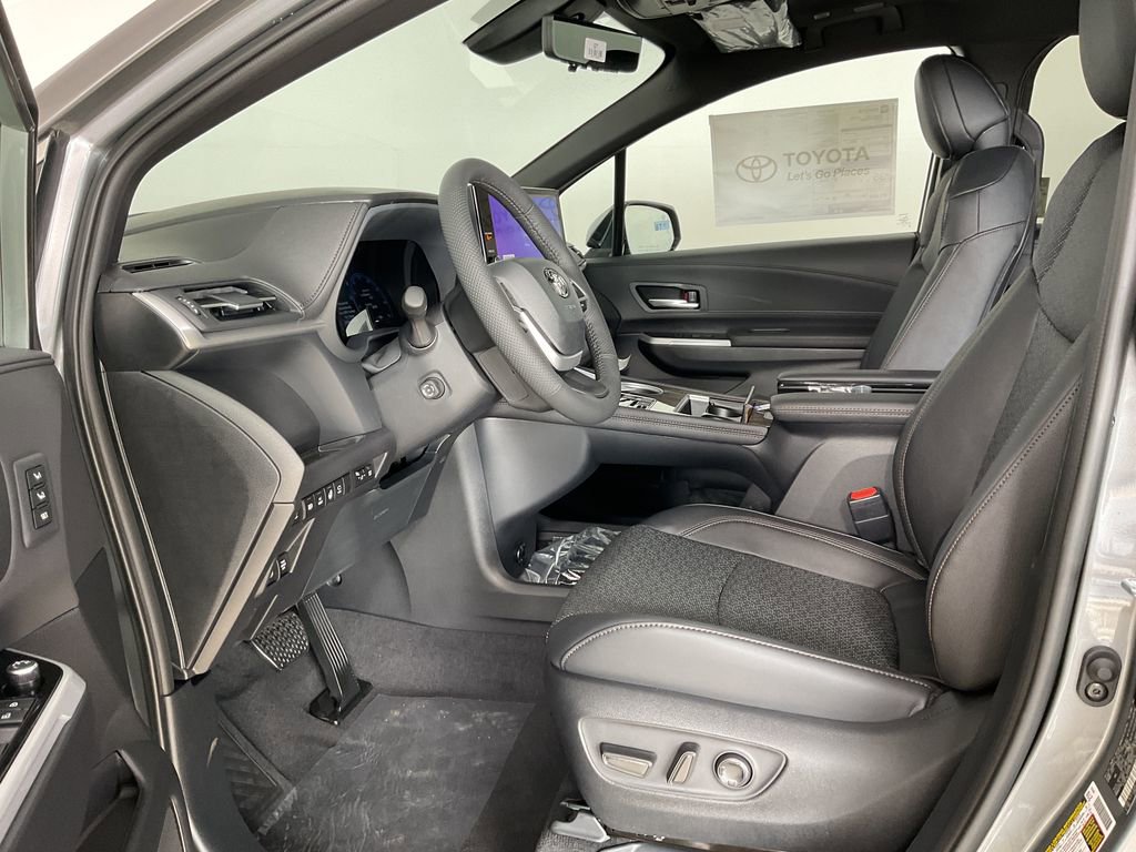 New 2026 Toyota Sienna Platinum image 13
