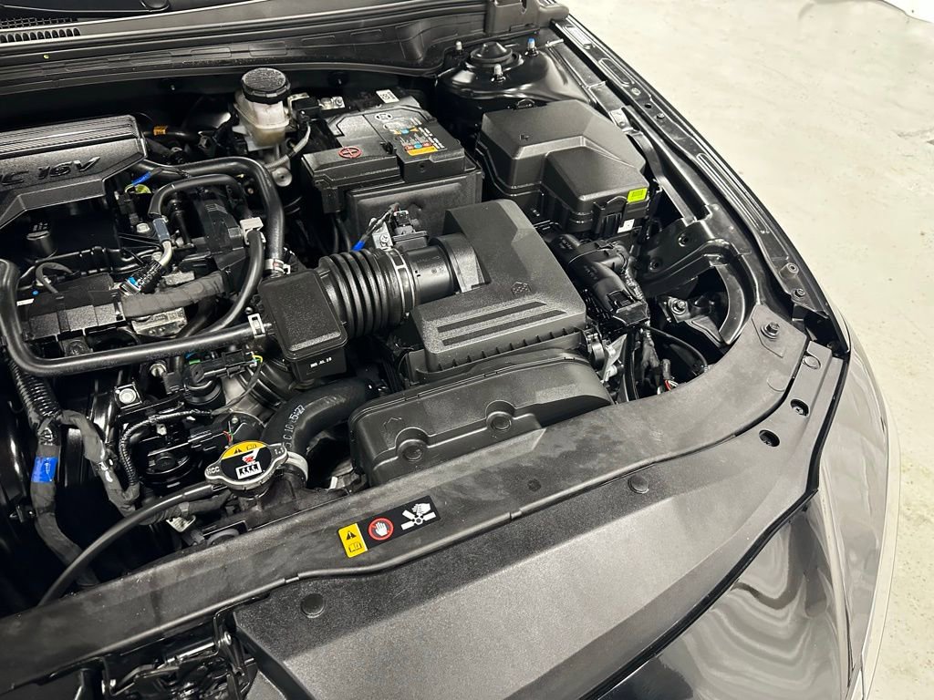 Used 2025 Hyundai Elantra Sport image 61