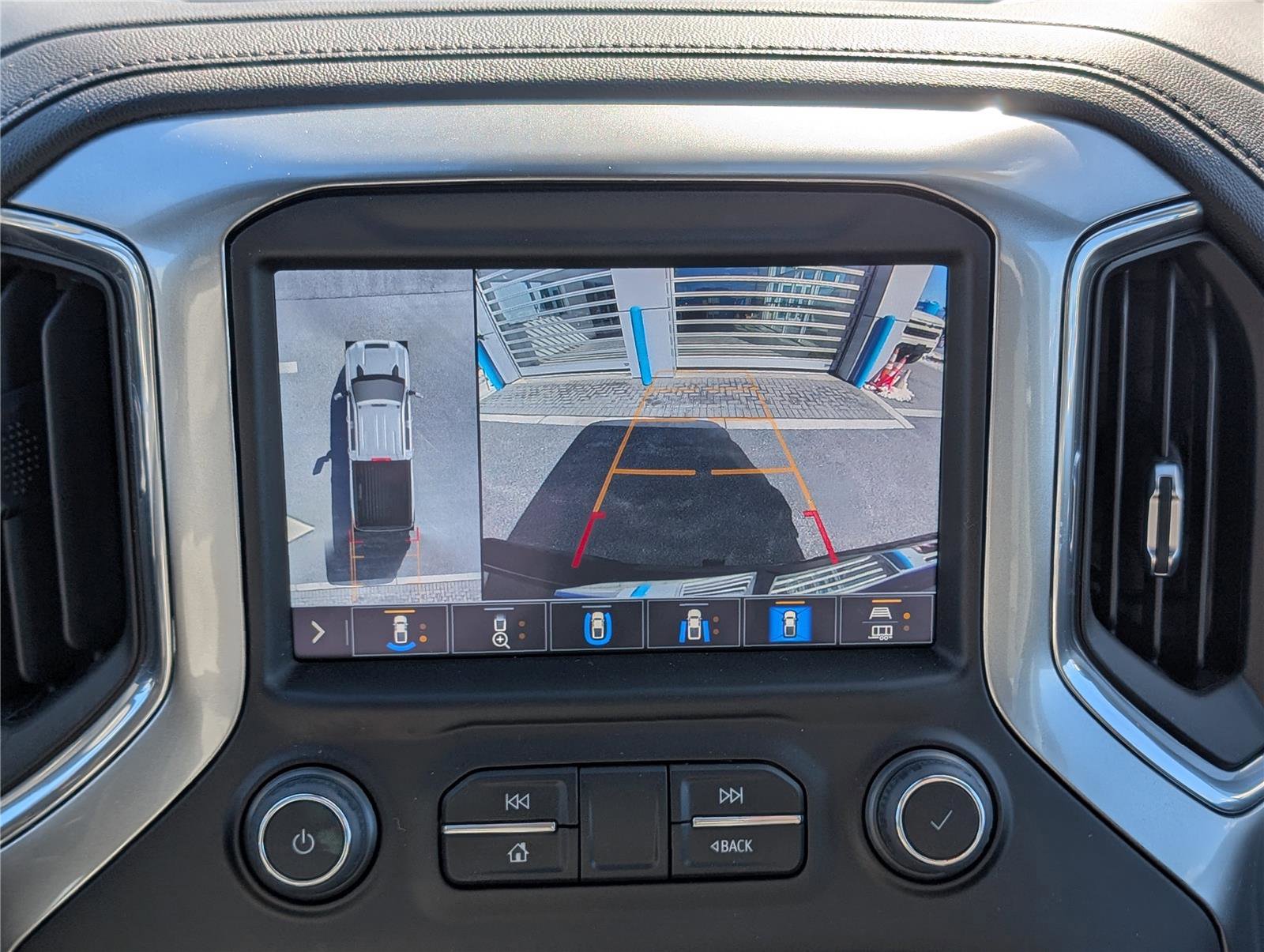 Used 2022 Chevrolet Silverado 2500 LTZ w/ LTZ Plus Package image 28