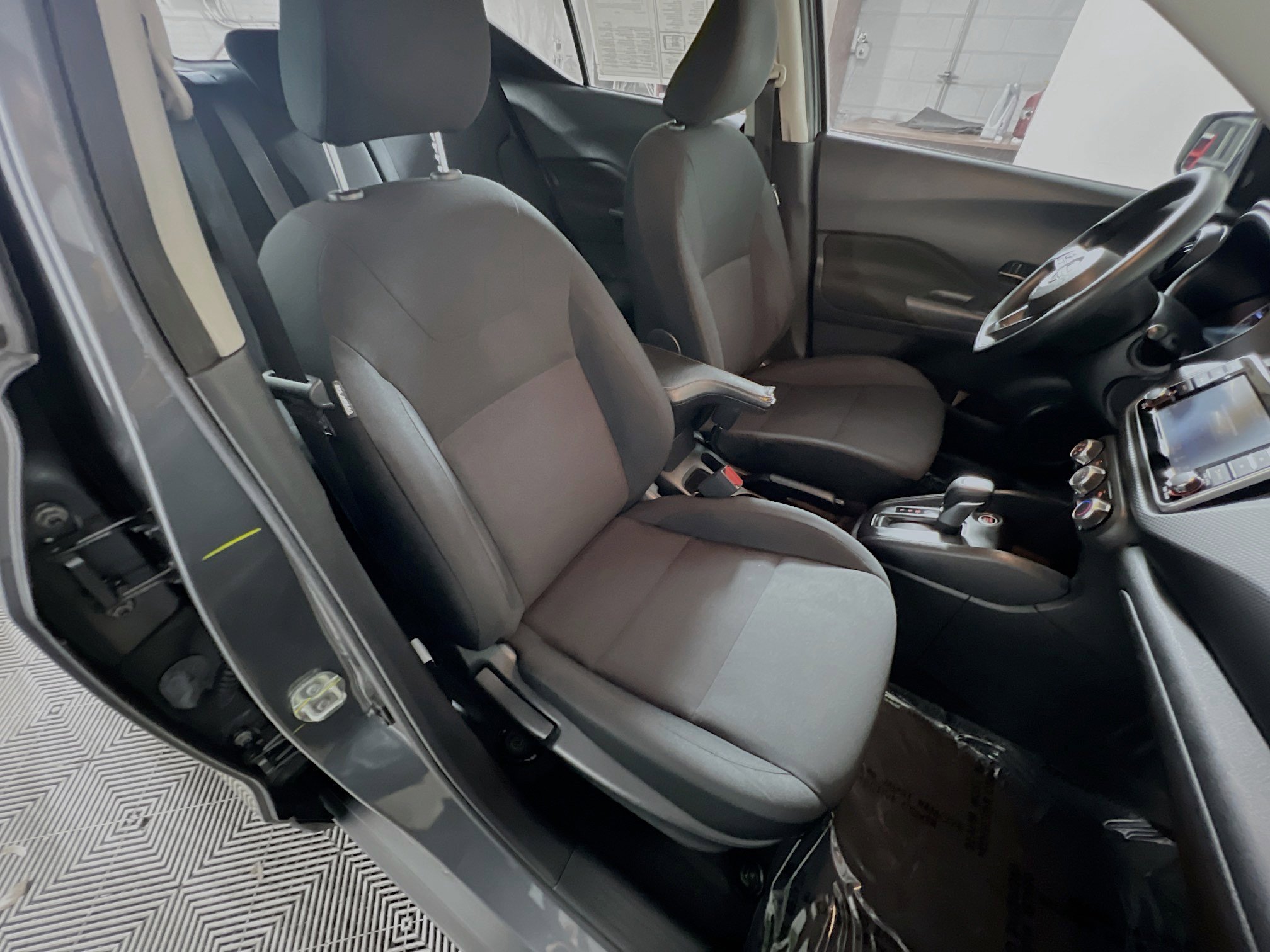 Used 2023 Nissan Kicks S image 30