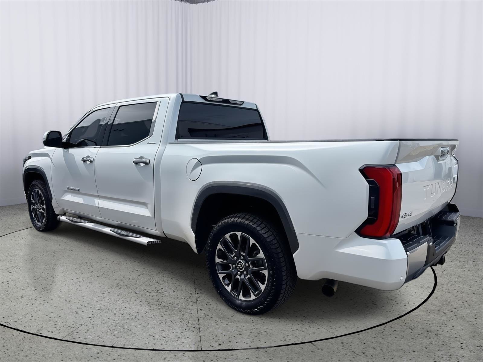 Used 2022 Toyota Tundra Limited w/ Power Package AWD/4WD image 10