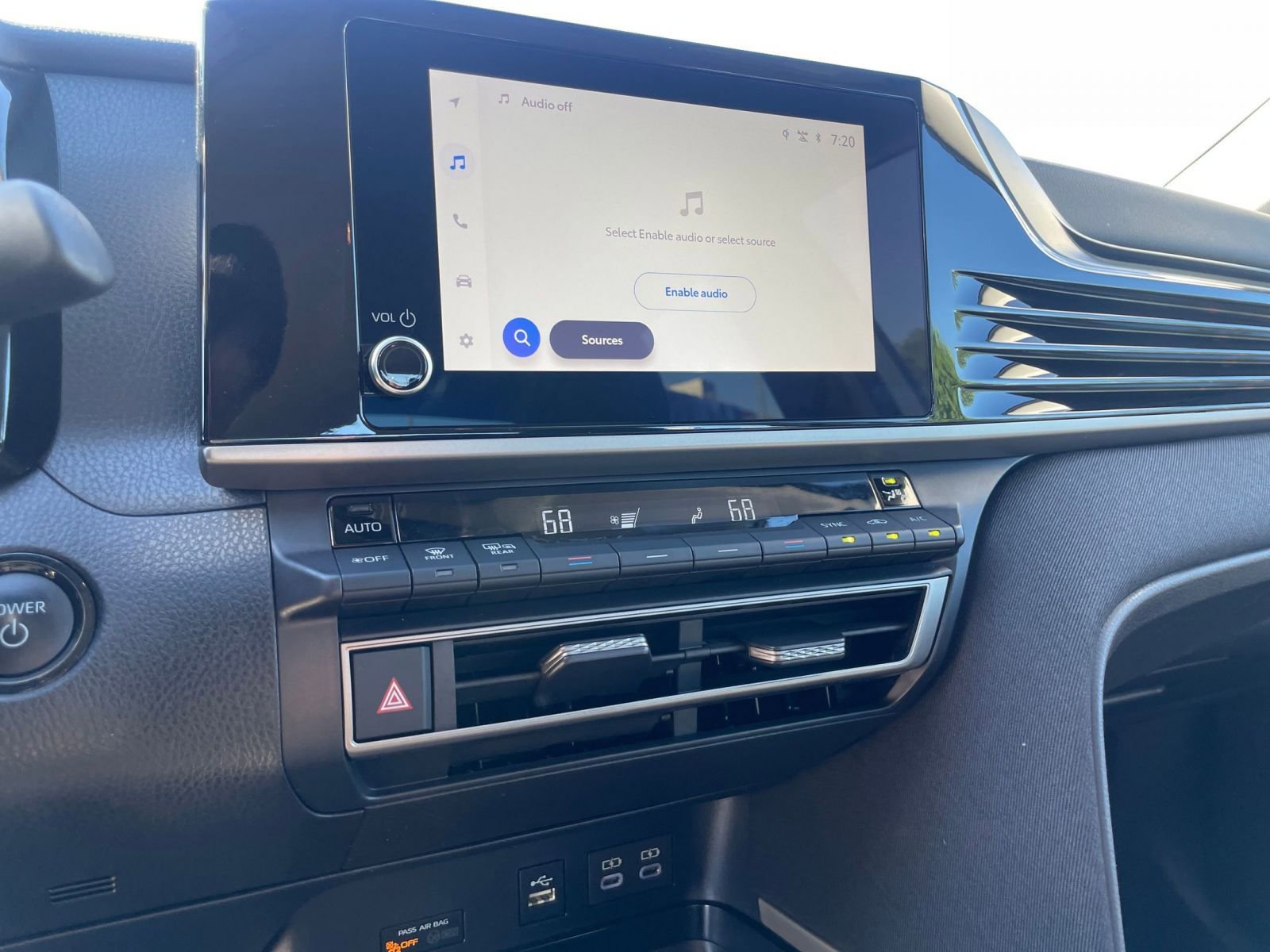 Used 2025 Toyota Camry LE image 21