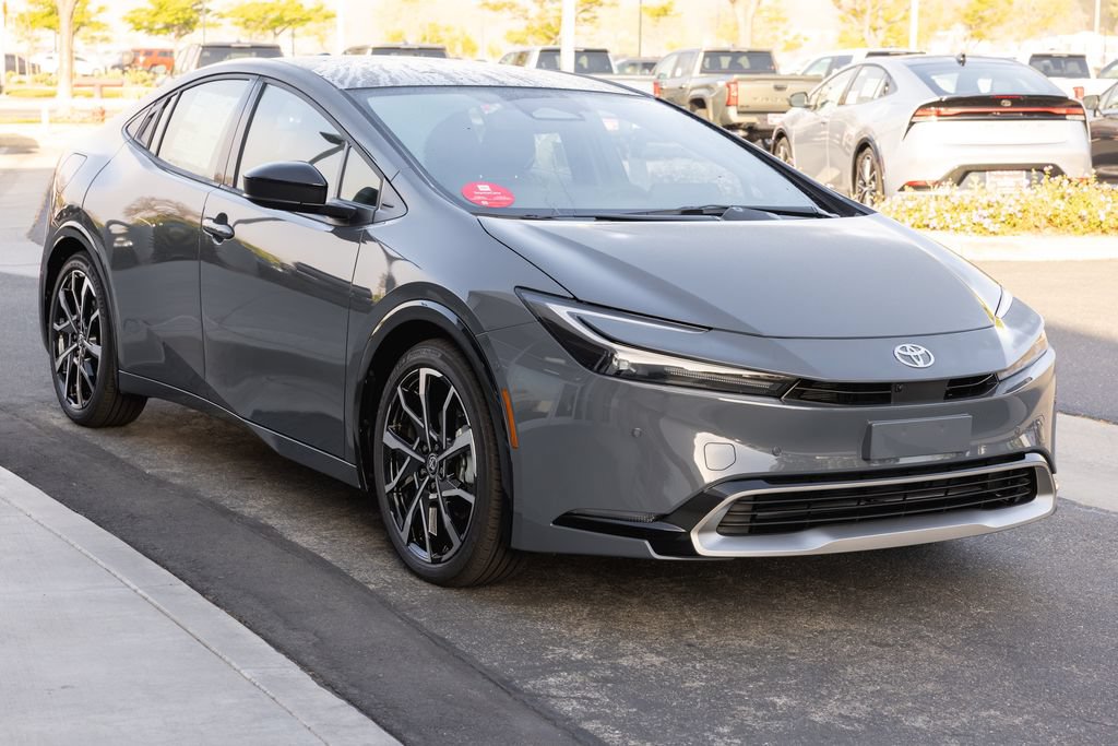 New 2026 Toyota Prius Plug-In Hybrid FWD image 3