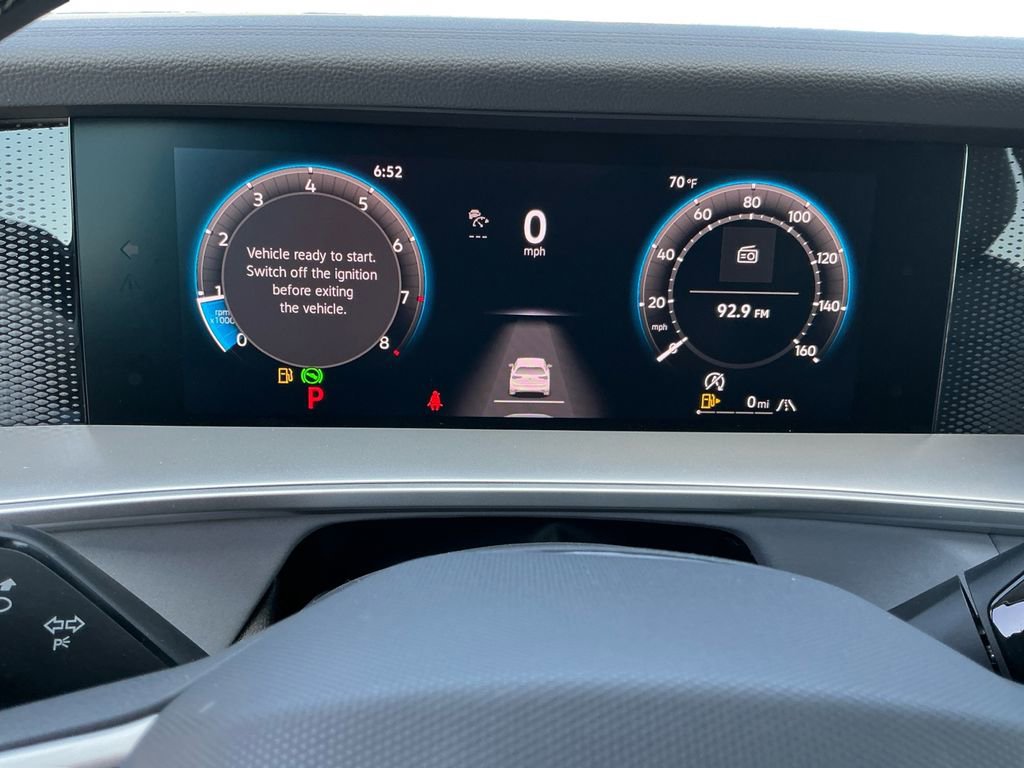 New 2025 Volkswagen Tiguan SE image 18