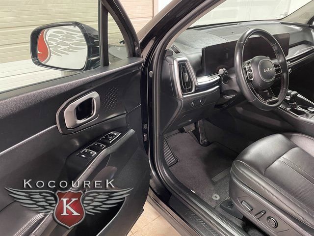 Used 2024 Kia Sorento S image 10