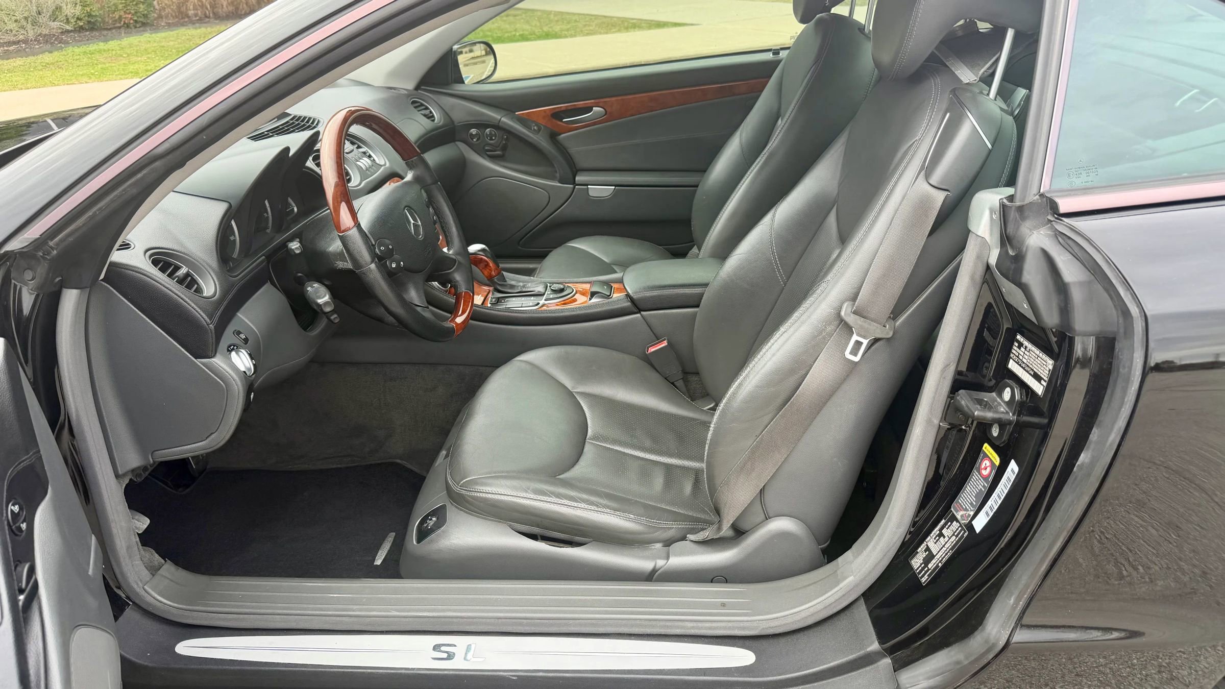 Used 2004 Mercedes-Benz SL 500 image 4