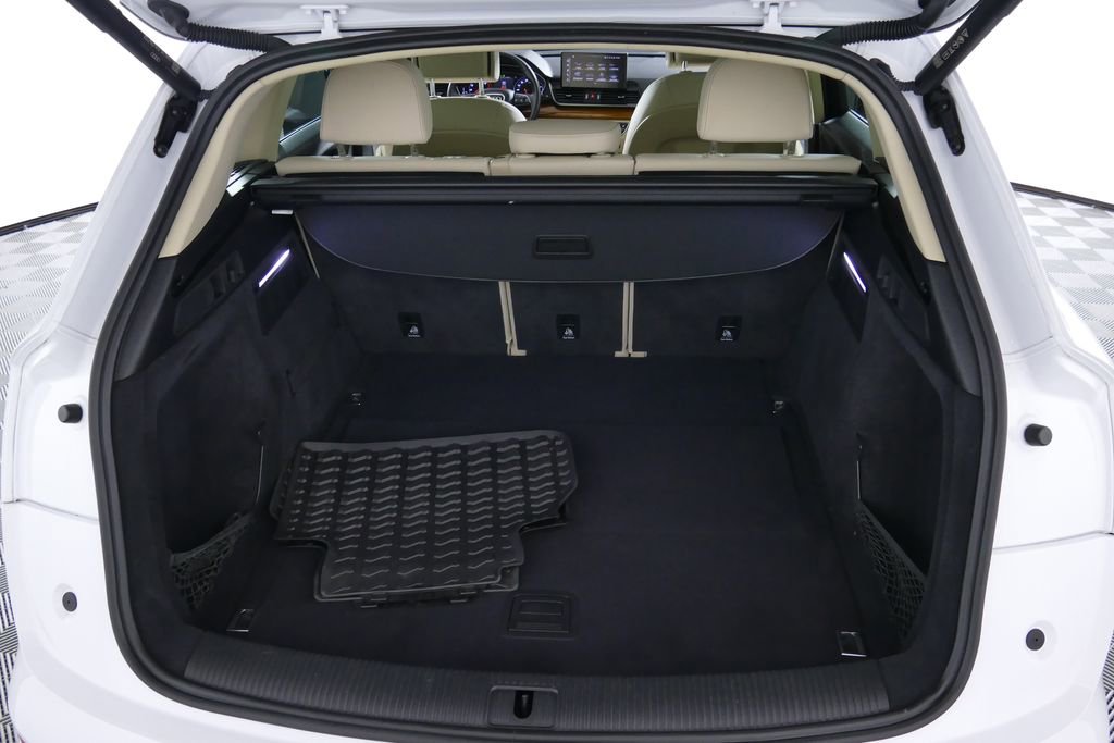 Certified 2023 Audi Q5 2.0T Premium w/ Convenience Package AWD/4WD image 3