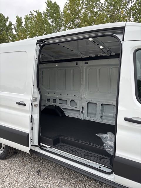 New 2025 Ford Transit 250 148 Medium Roof image 14