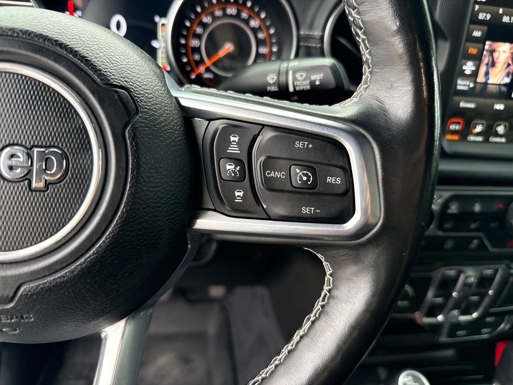 Used 2020 Jeep Gladiator Overland image 16