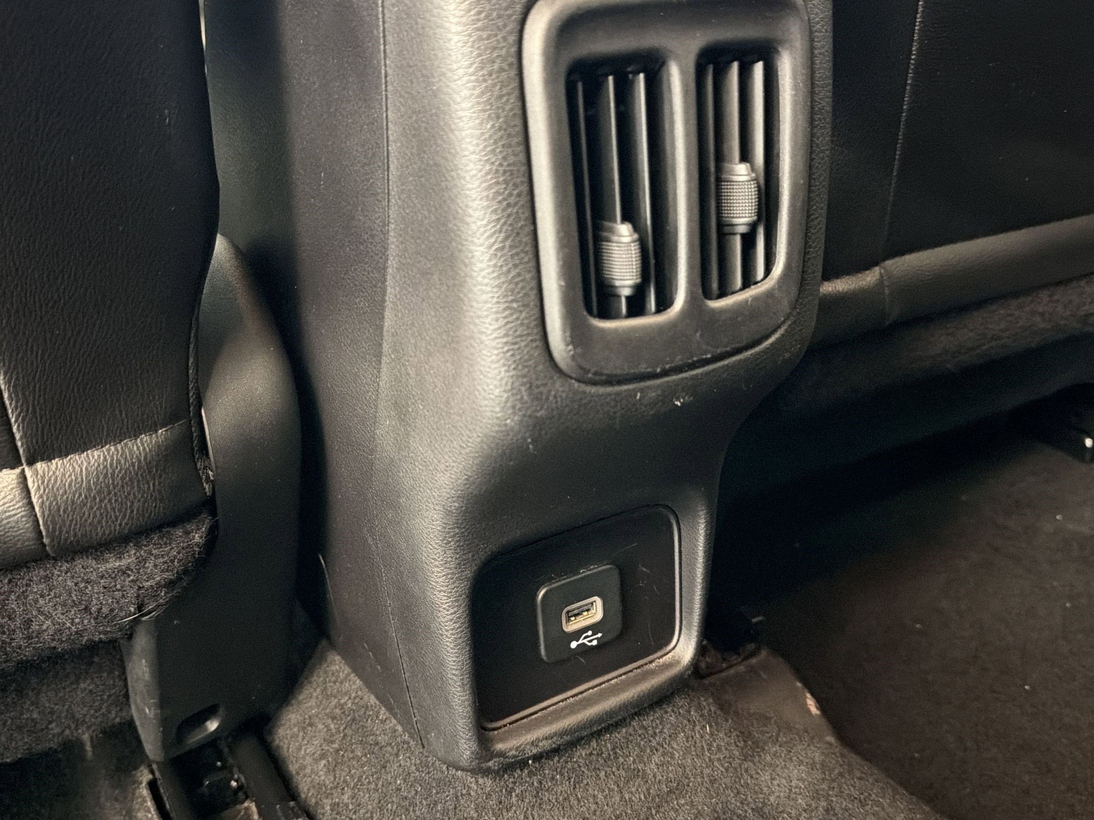 Used 2020 Jeep Compass Latitude FWD image 31