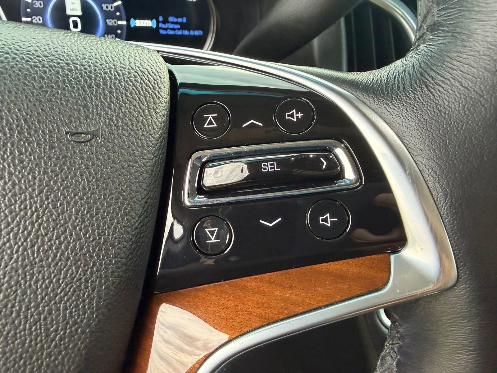 Used 2020 Cadillac Escalade ESV Premium Luxury image 33