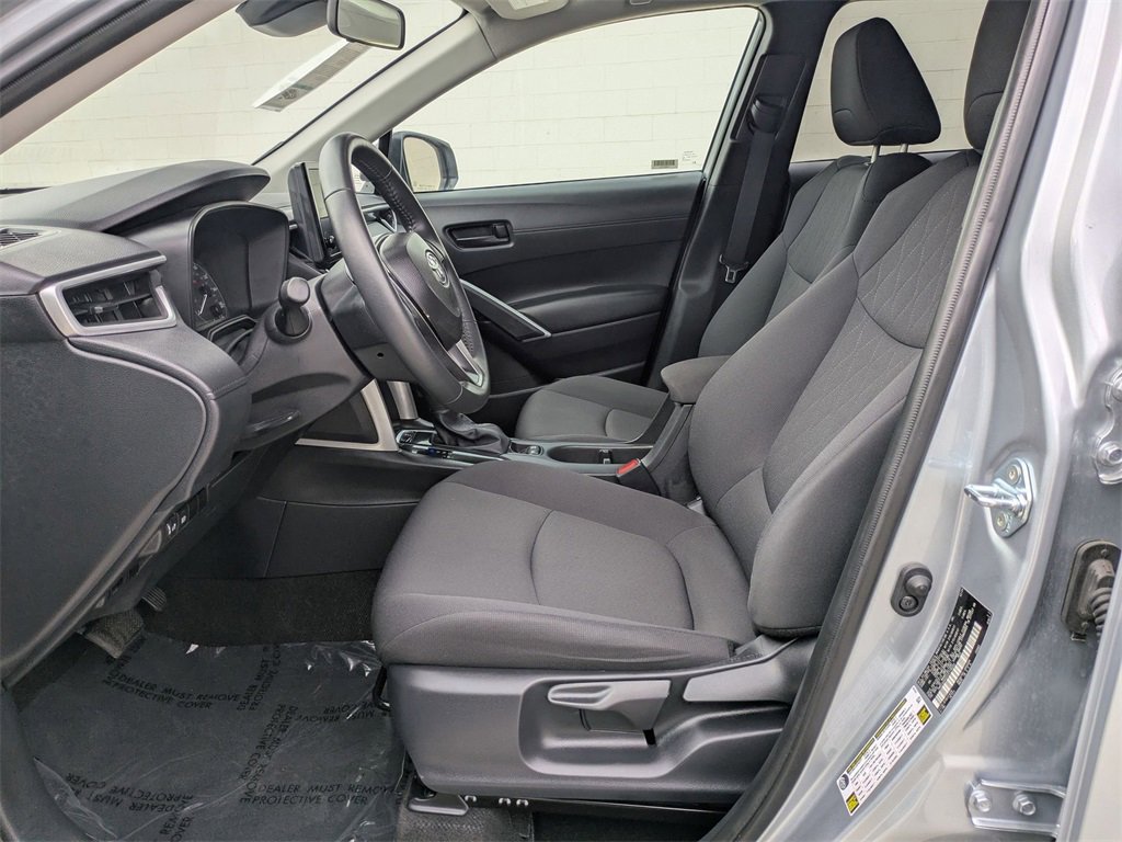 Used 2025 Toyota Corolla Cross LE image 25