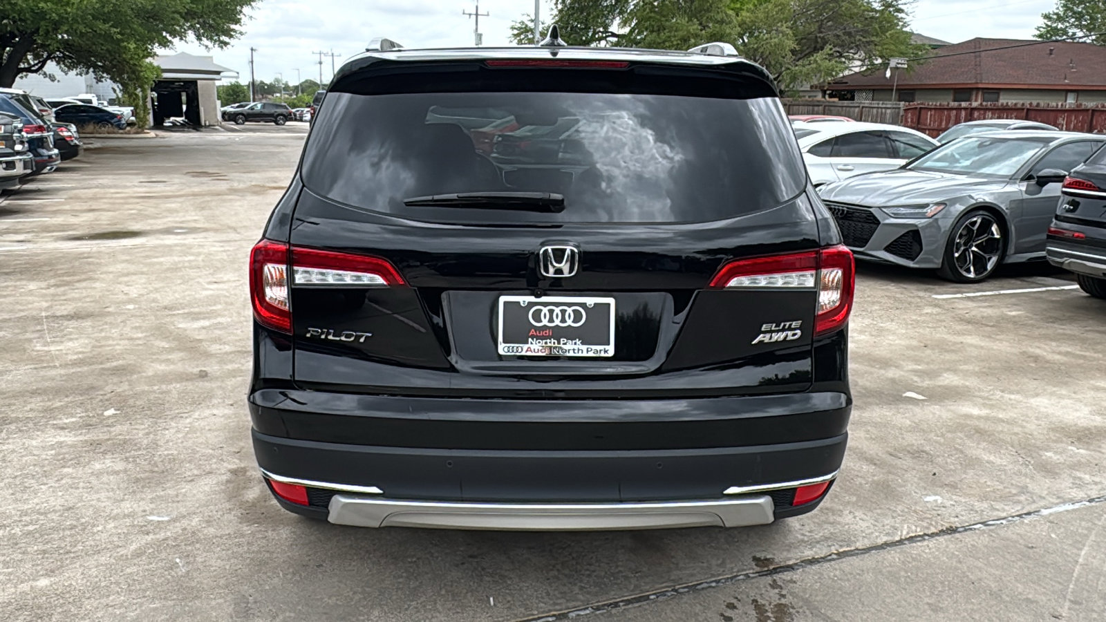 Used 2022 Honda Pilot Elite image 6