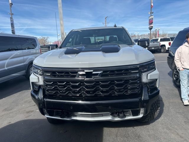 Used 2025 Chevrolet Silverado 1500 ZR2 w/ Technology Package image 3