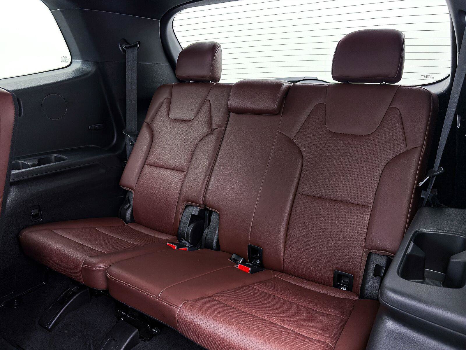 Used 2024 Kia Telluride EX w/ EX Captain's Chair Package FWD image 30