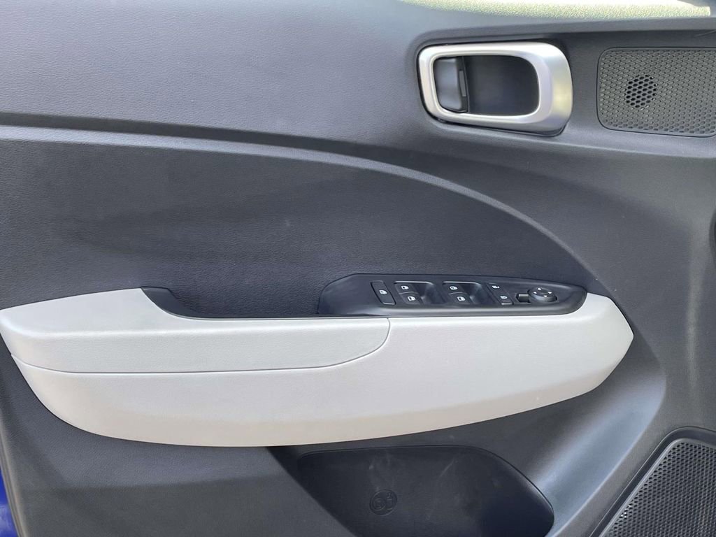 New 2026 Hyundai Venue SEL FWD image 13